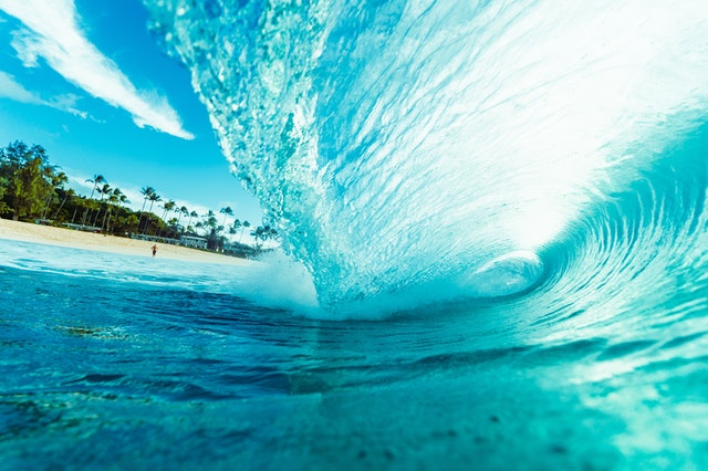 Waves In must-see beaches in Jamaica.