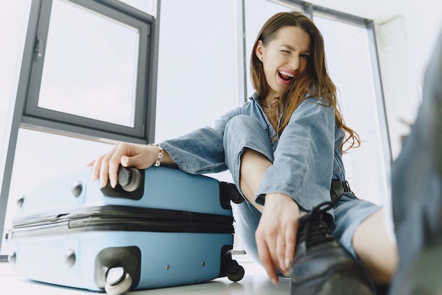 E
nthusiastic woman suggesting best Caribbean destinations for solo travelers